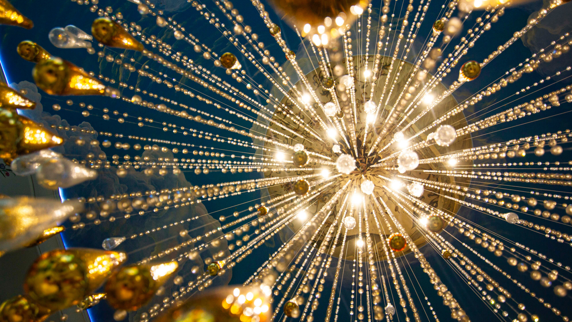 auffällige Lampe von unten