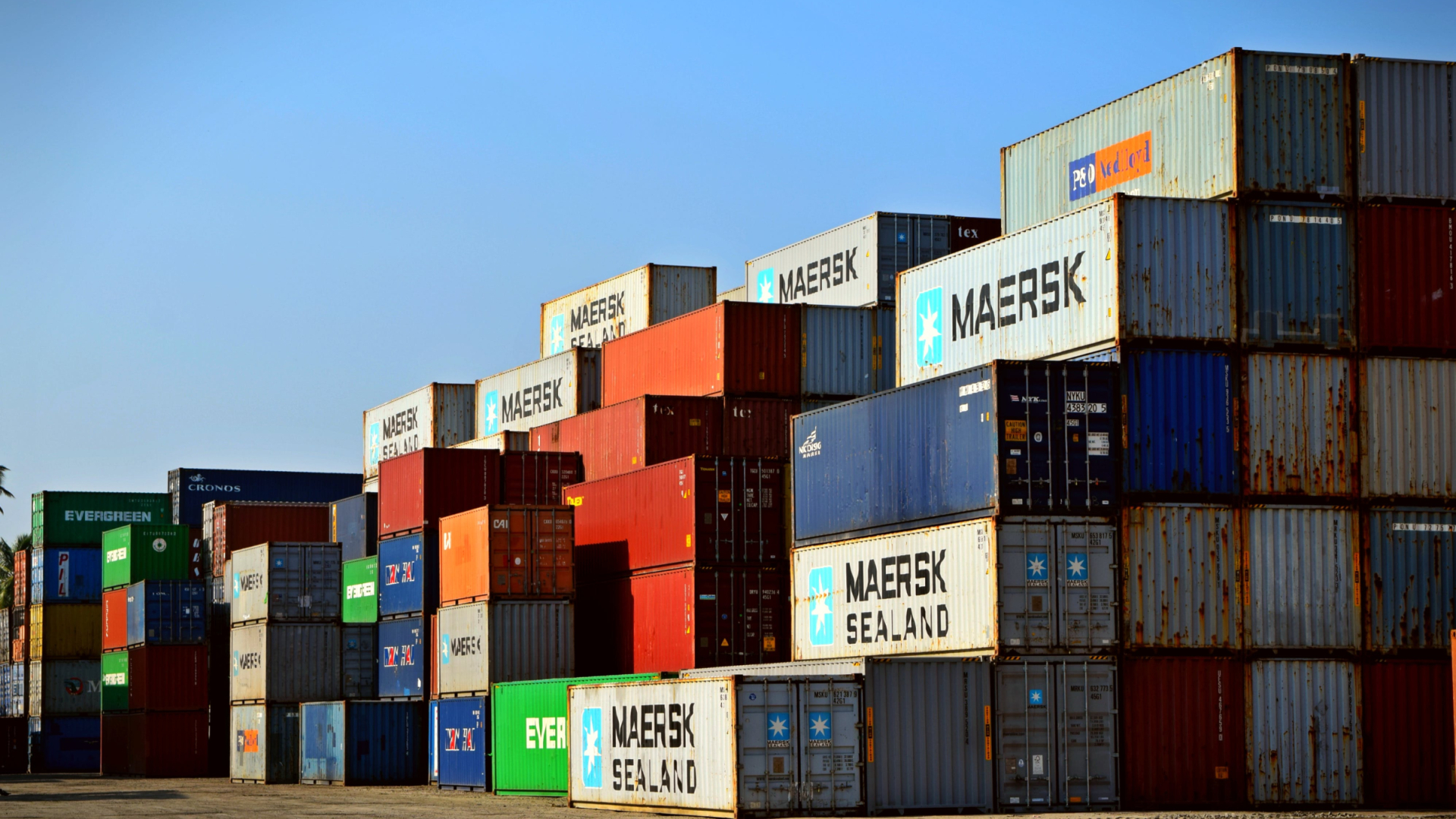 Facht - Container - Logistik - Transport - Import - Export